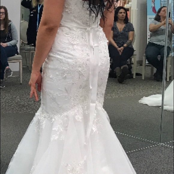 Wedding dress - Picture 2 of 2